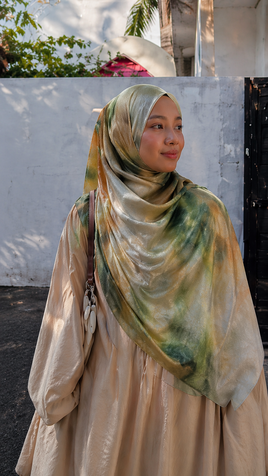 RY03 Watercolor Gradient Hijab Shawl – Ombre Green Ethnic Women's Head Scarf (80×180cm)