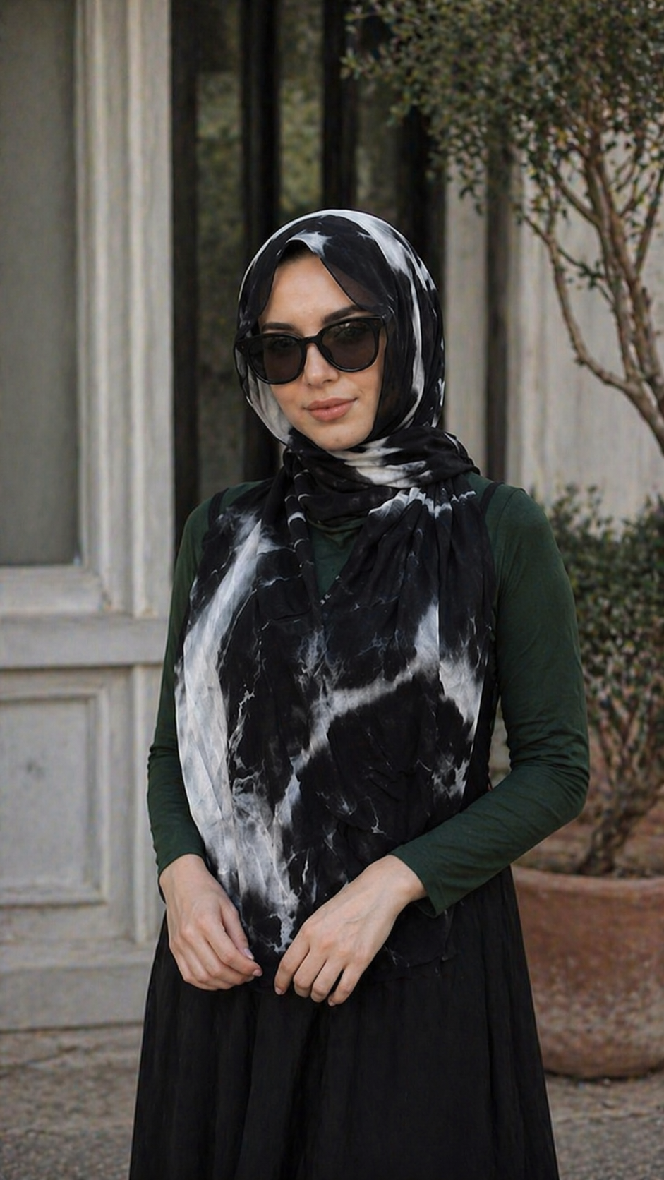 RY08 Black Marble Ink Wash Hijab Shawl – Bold Watercolor Women's Head Scarf (80×180cm)