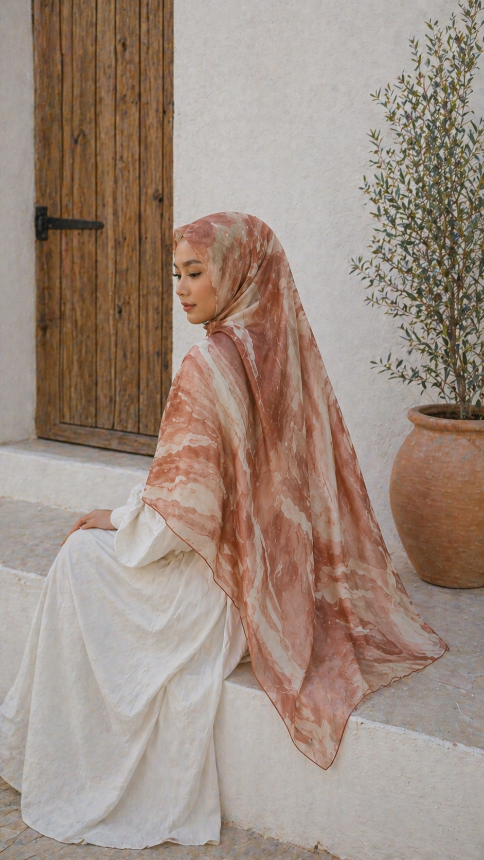 RY17 Terracotta Watercolor Flow Hijab Shawl – Rust Brown & Ivory Women's Head Scarf (80×180cm)