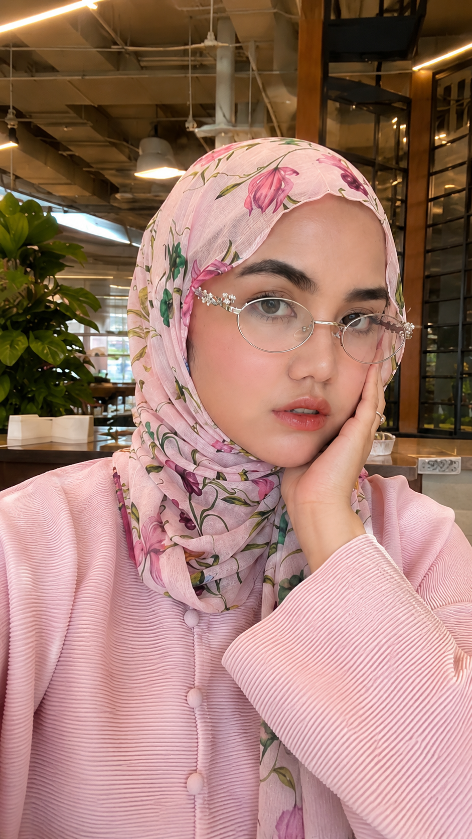 RY82 Blush Pink Rose Floral Vine Hijab Shawl – Botanical Garden Women's Head Scarf (80×180cm)