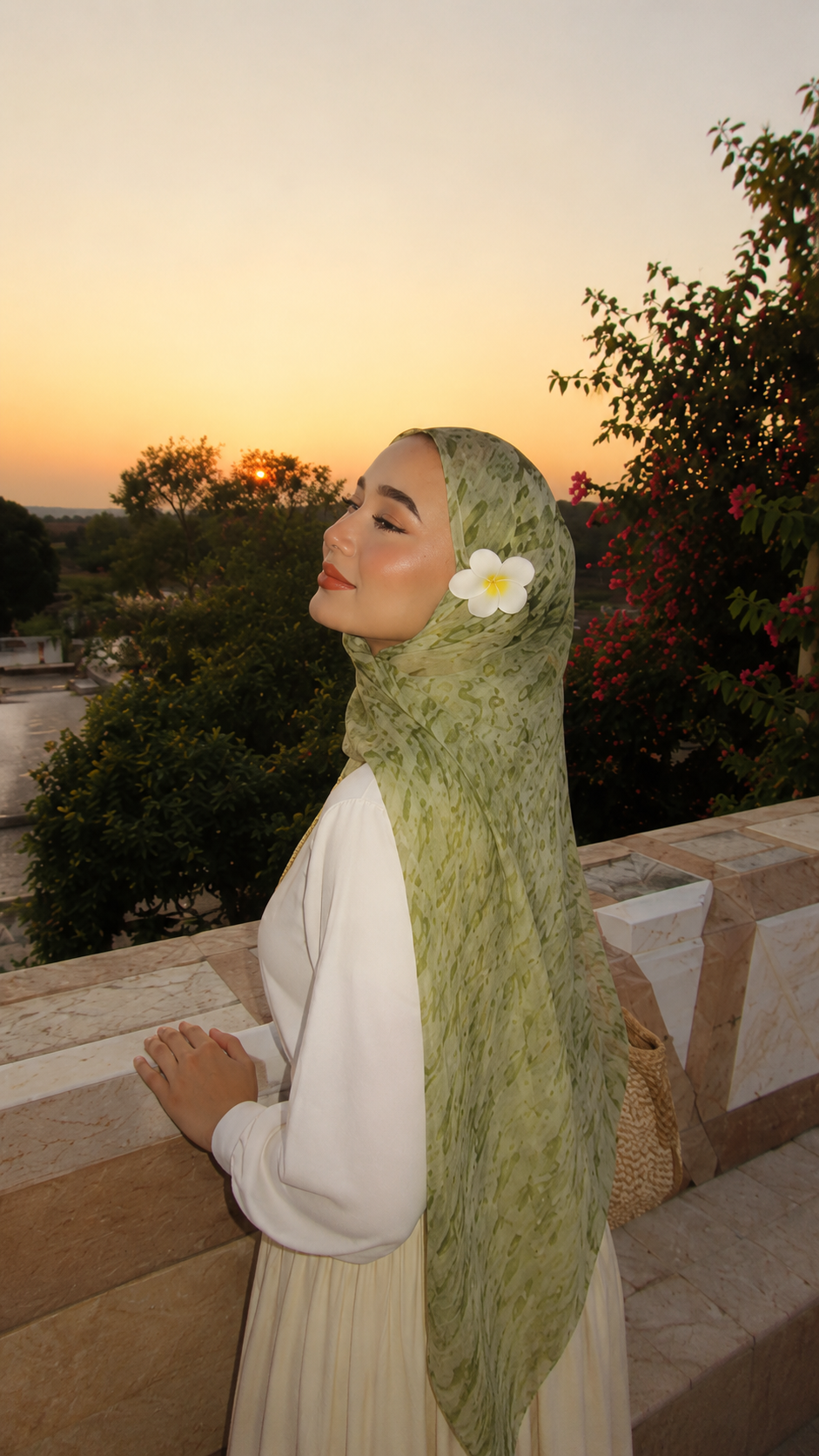 RY84 Olive Green Moss Leaf Speckle Hijab Shawl – Nature Print Women's Head Scarf (80×180cm)