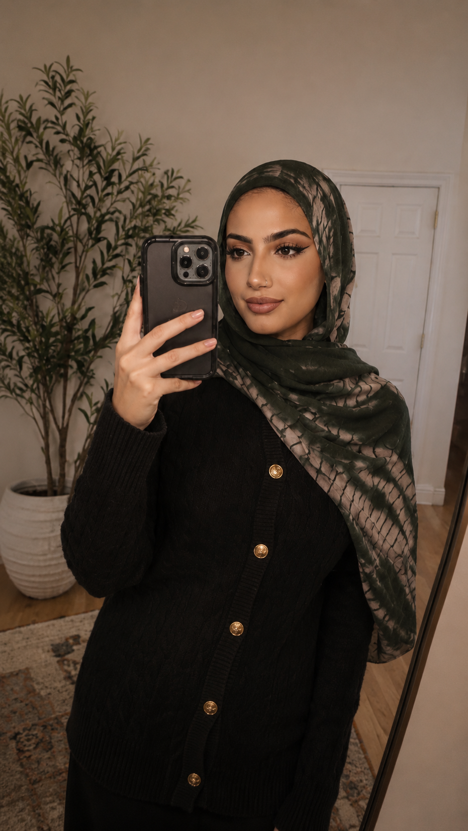 RY96 Dark Green White Crackle Tie Dye Hijab Shawl – Shibori Women's Head Scarf (80×180cm)