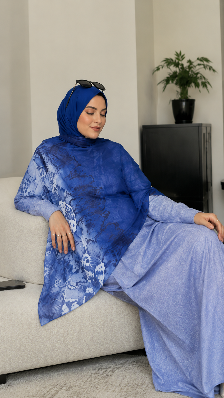 RY110 Royal Blue White Porcelain Map Hijab Shawl – Blue Willow Women's Head Scarf (80×180cm)