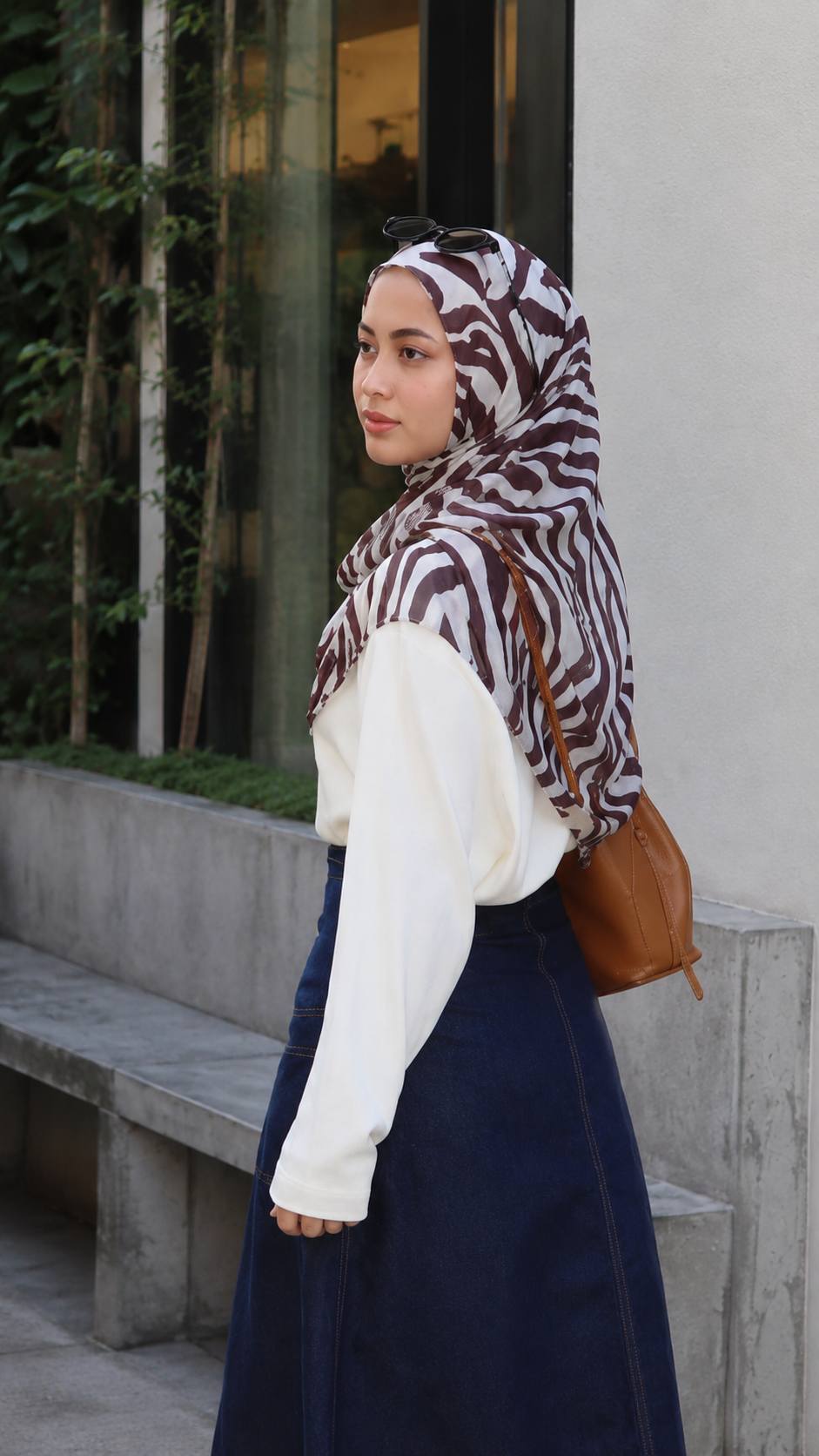 RY117 Cream Brown Zebra Print Hijab Shawl – Watercolor Animal Women's Head Scarf (80×180cm)