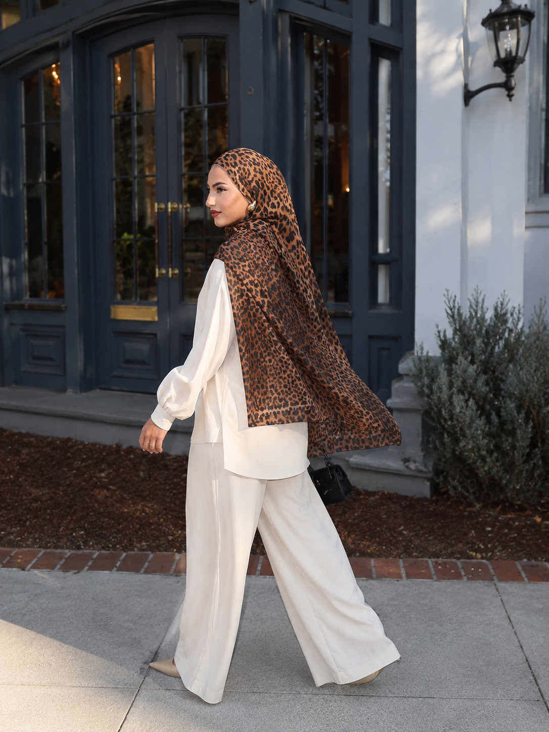RY431 Leopard Print Mercerized Cotton Jersey Hijab – Soft Stretch Scarf