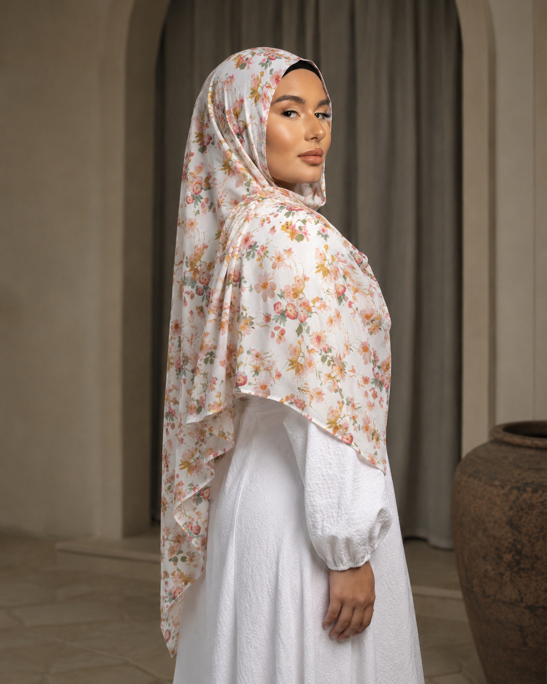 RY402 Ivory Wildflower Printed Cotton Hijab – Lightweight Floral Scarf