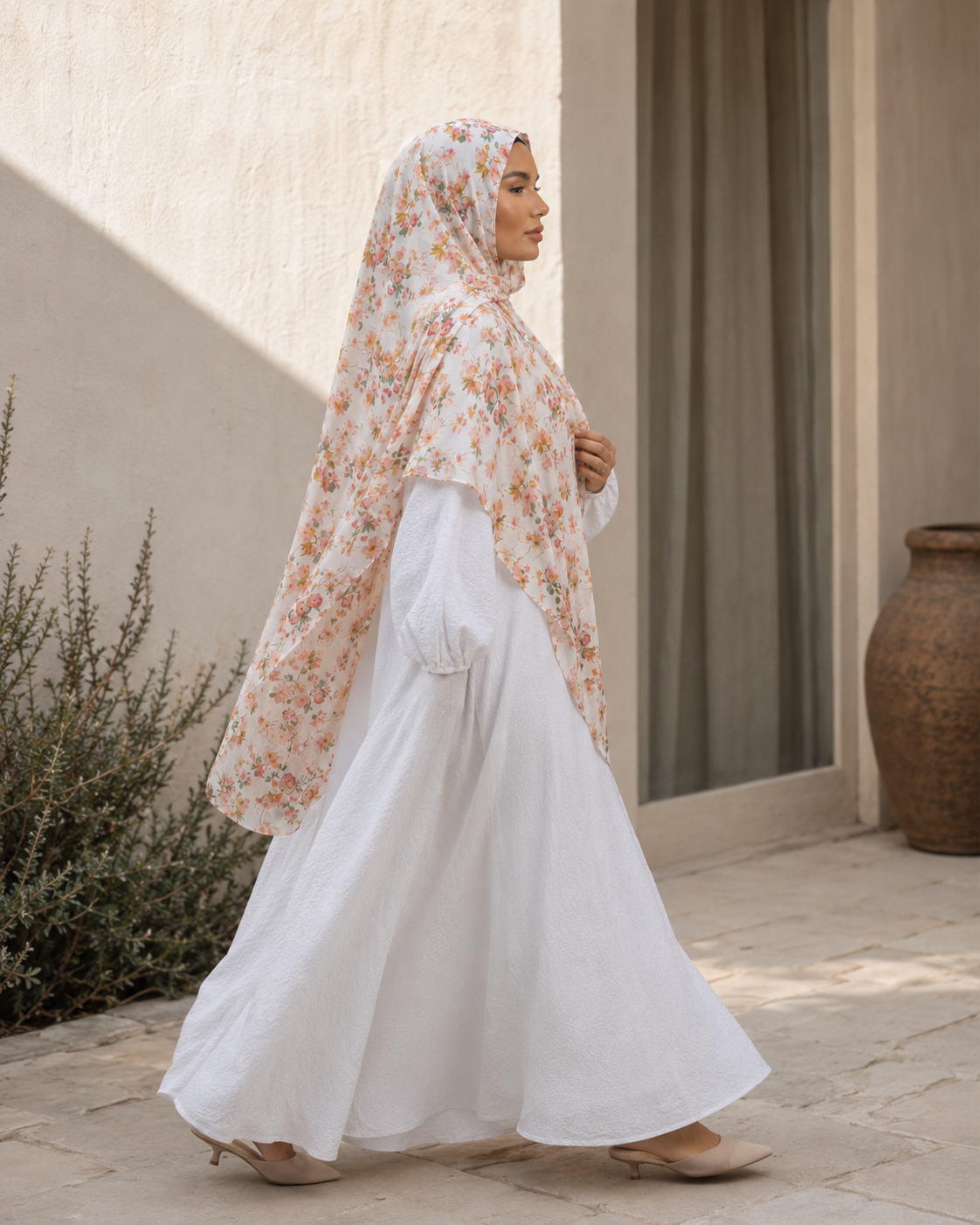 RY402 Ivory Wildflower Printed Cotton Hijab – Lightweight Floral Scarf