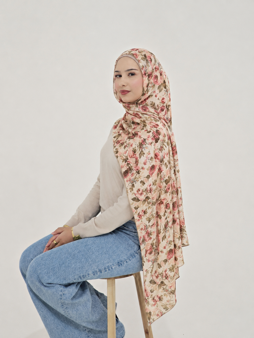 RY406 Vintage Rose Mercerized Cotton Hijab – Bohemian Floral Scarf