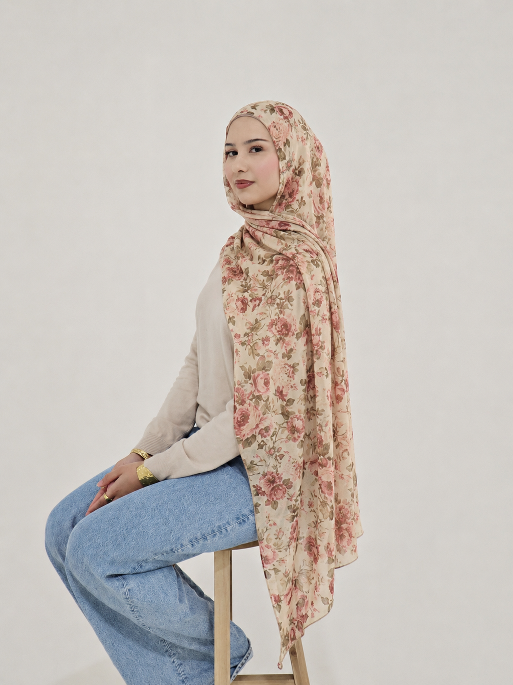 RY406 Vintage Rose Mercerized Cotton Hijab – Bohemian Floral Scarf