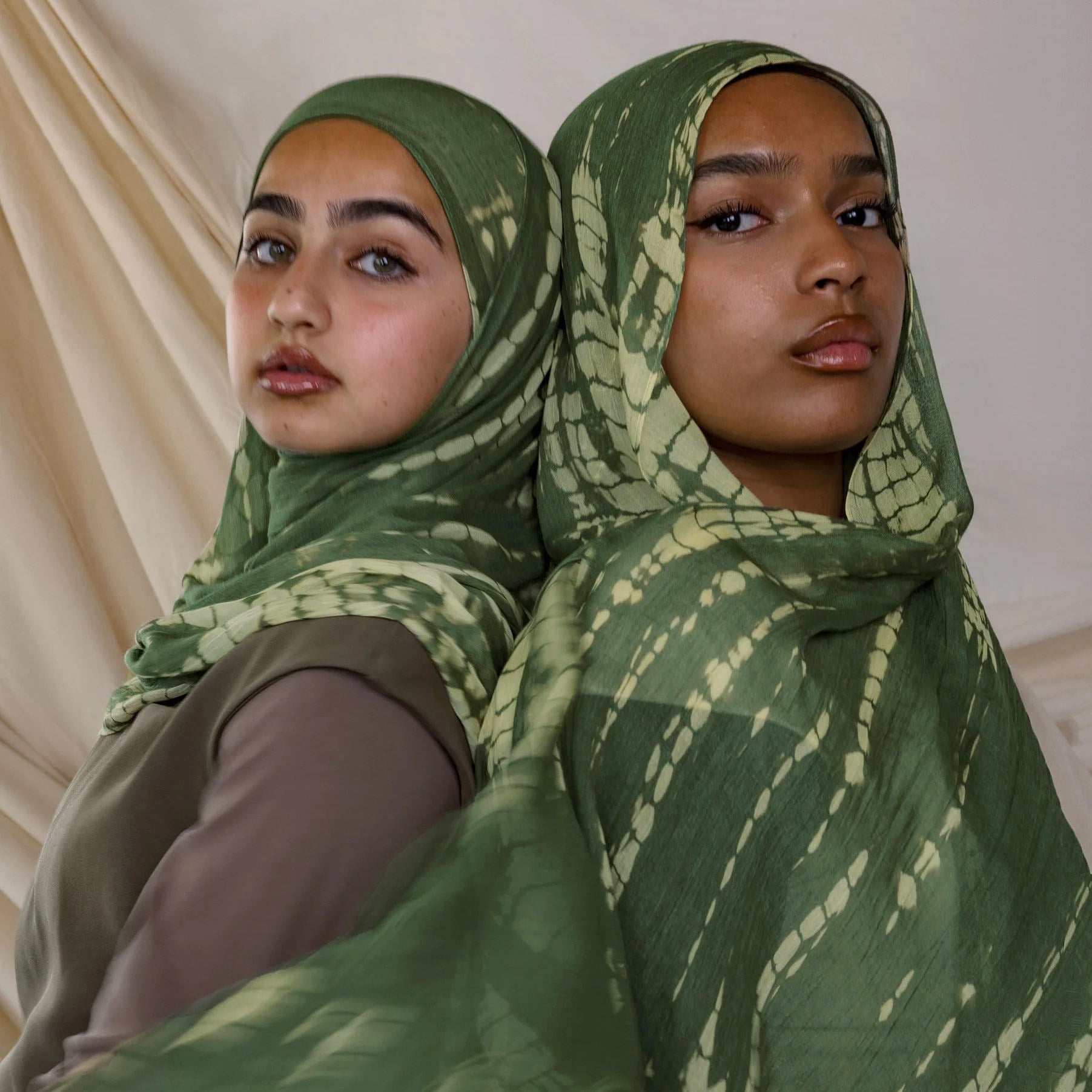 RY100 Grass Green Lime Shibori Spot Chain Hijab Shawl – Tie Dye Women's Head Scarf (80×180cm)