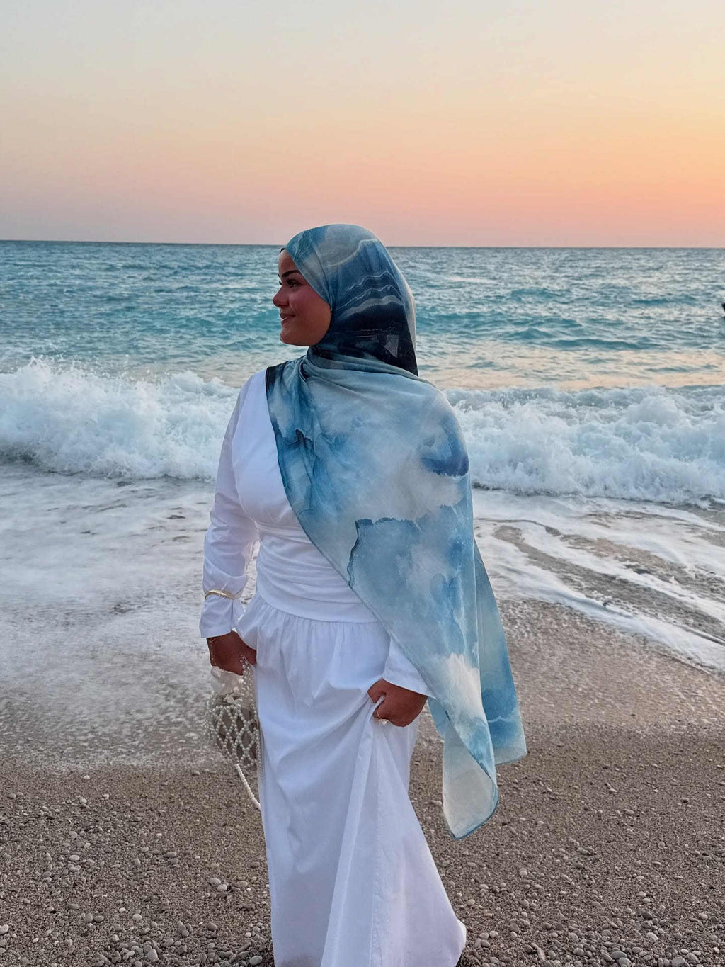 RY49 Ocean Blue White Cloud Wash Hijab Shawl – Coastal Watercolor Women's Head Scarf (80×180cm)