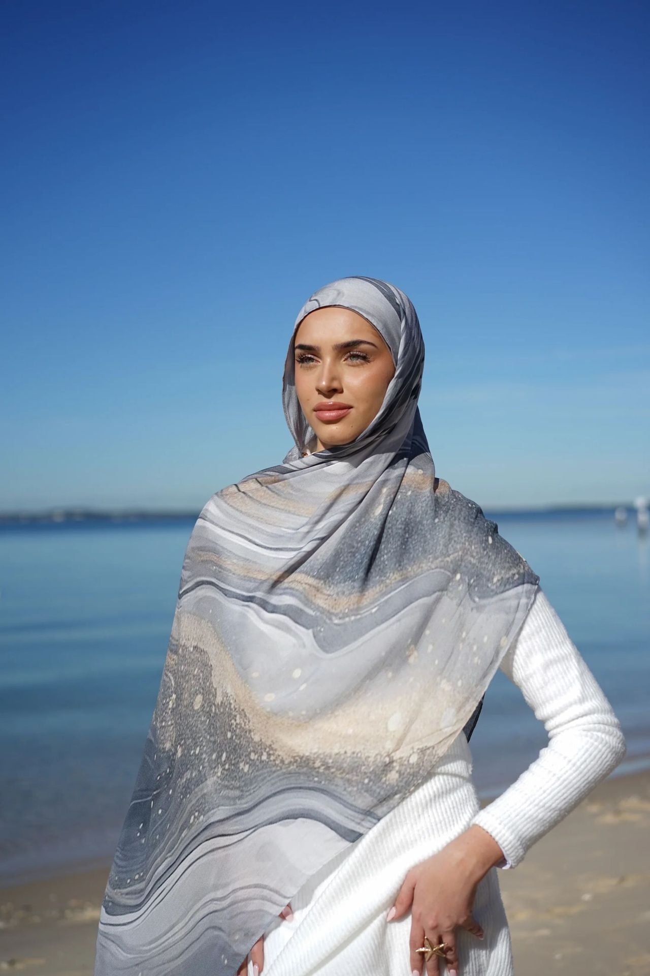 RY130 Grey Blue Sand Beige Ocean Wave Marble Hijab Shawl – Coastal Watercolor Women's Head Scarf (80×180cm)