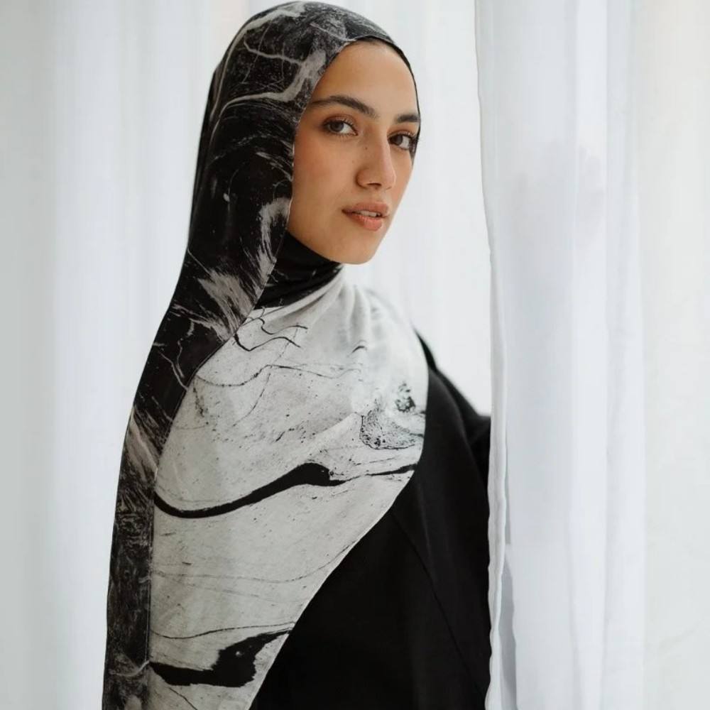 RY148 Black White Marble Crackle Vein Hijab Shawl – Ink Stone Women's Head Scarf (80×180cm) - Raya