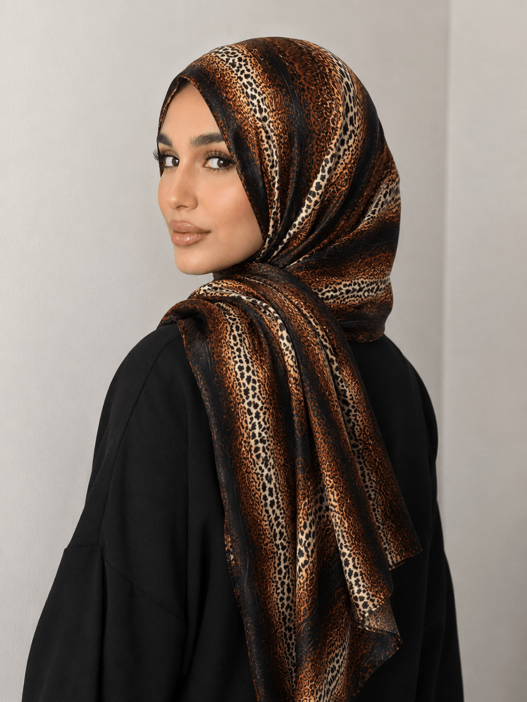 RY432 Leopard Gradient Mercerized Cotton Jersey Hijab – Soft Stretch Scarf - Raya