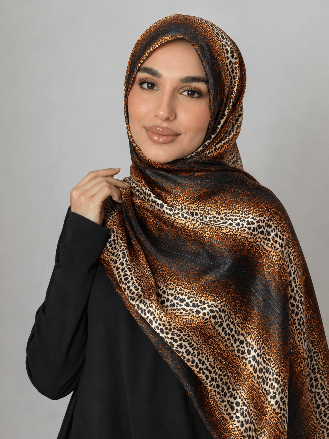 RY432 Leopard Gradient Mercerized Cotton Jersey Hijab – Soft Stretch Scarf - Raya